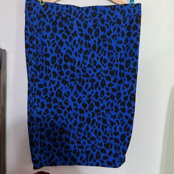 Torrid Plus Size Blue & Black Leopard Print Midi Skirt - Picture 4 of 5